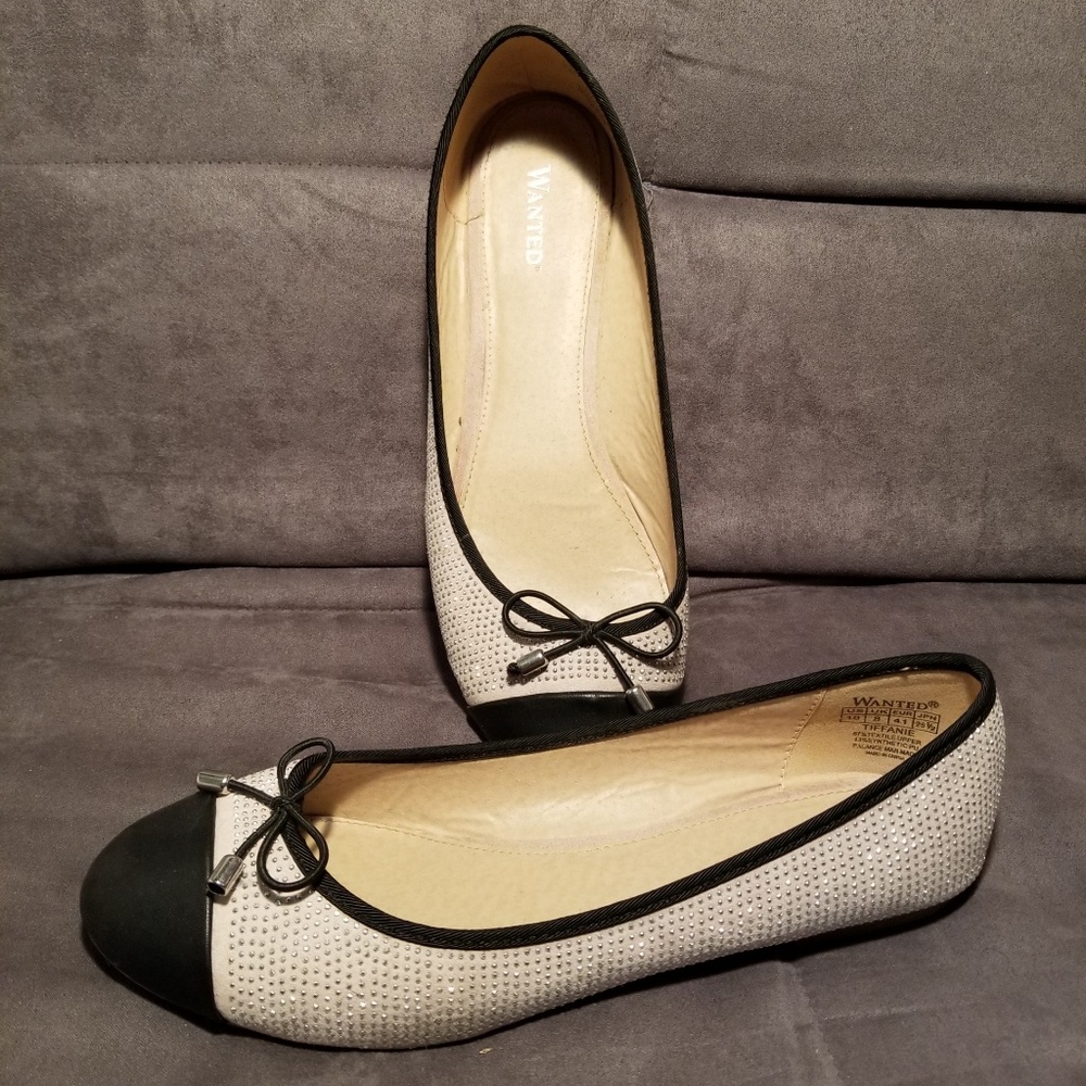 Adorable Pink & Black Flats